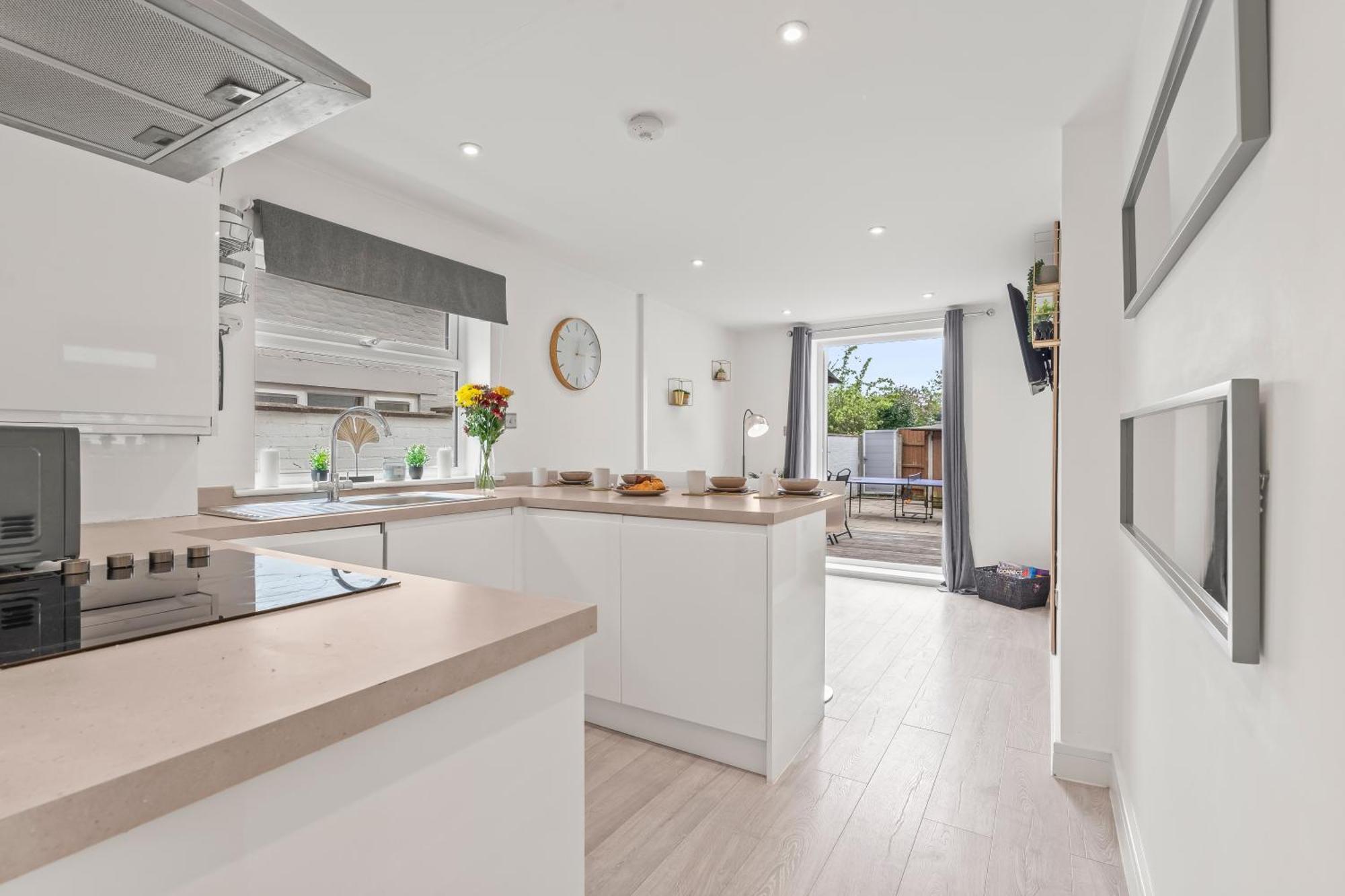 Stylish Gem On Mill Road With Fire Pit, Games And Table Tennis Apartemen *